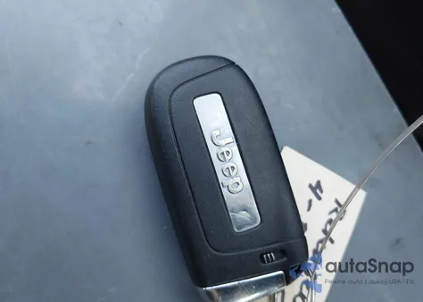 2019 Jeep Renegade Latitude 4X4 z USA, uszkodzony, nr VIN ZACNJBBB9KPK71713